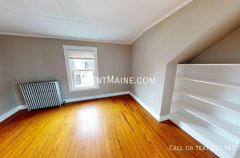 28 Pleasant St #4 — Photo 3