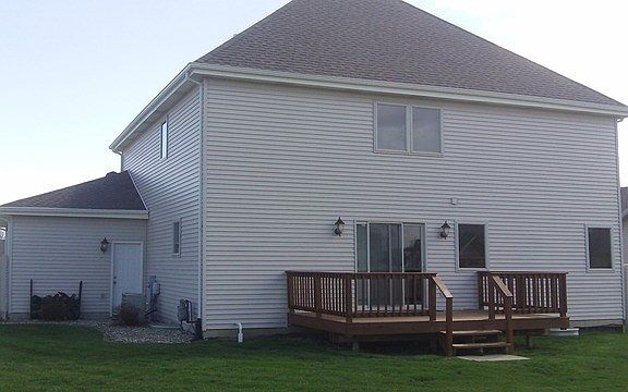 3rd image of 1689 Carriage Ln