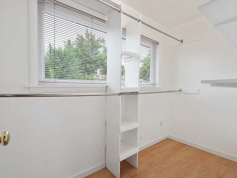 1221 Mount View Ln — Photo 18