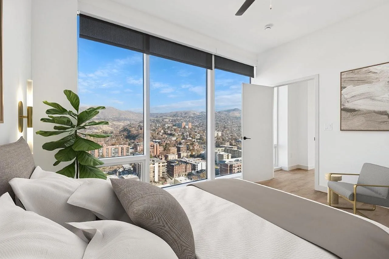 Seraph Luxury Downtown Apartments — Photo 3