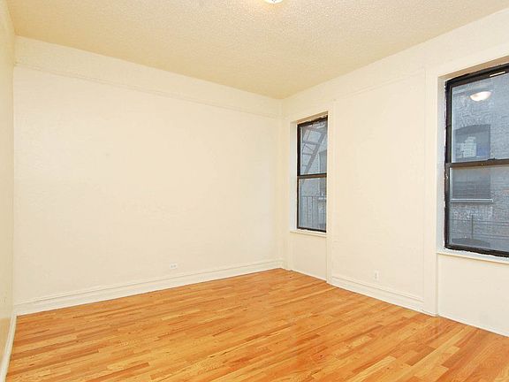 3rd image of 560 W 163rd St APT 35