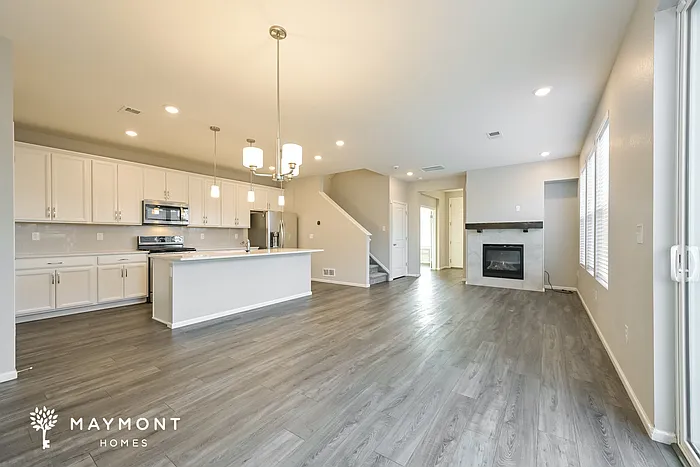 6073 N Orleans St — Photo 2