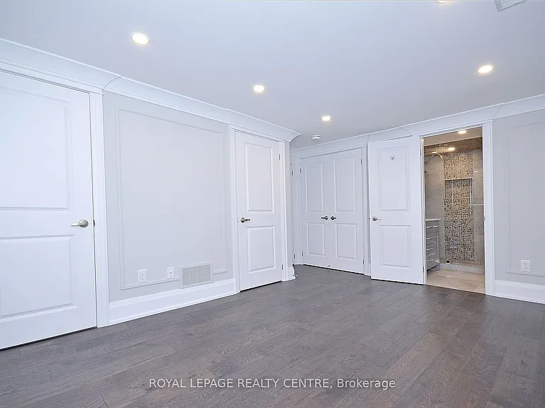 326 Slade Cres #LOWER — Photo 15