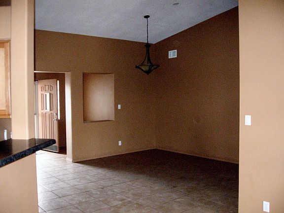 2nd image of 404 6th St NE