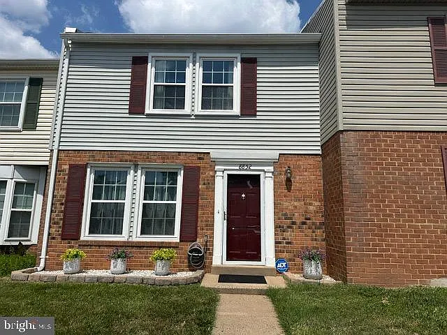 3 bed, 2.5 bath, 1260 sqft, $2,500 — Photo 2