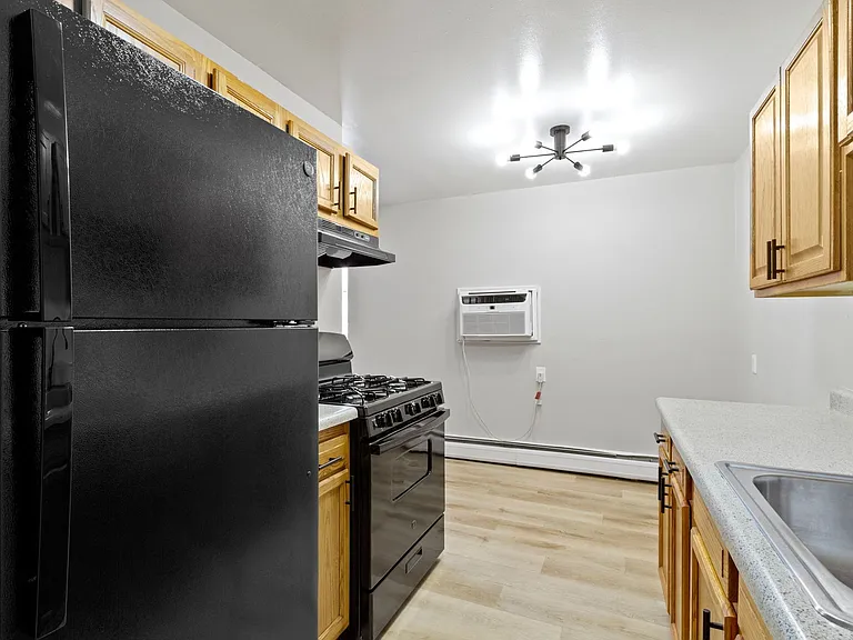 The Courts Apartment Homes — Photo 33