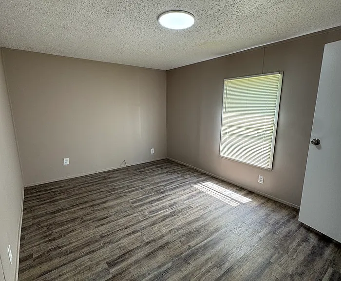 585 Old Branch Rd — Photo 3
