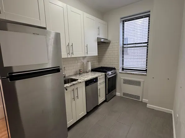 1053 East 13th Street image 17 of 23