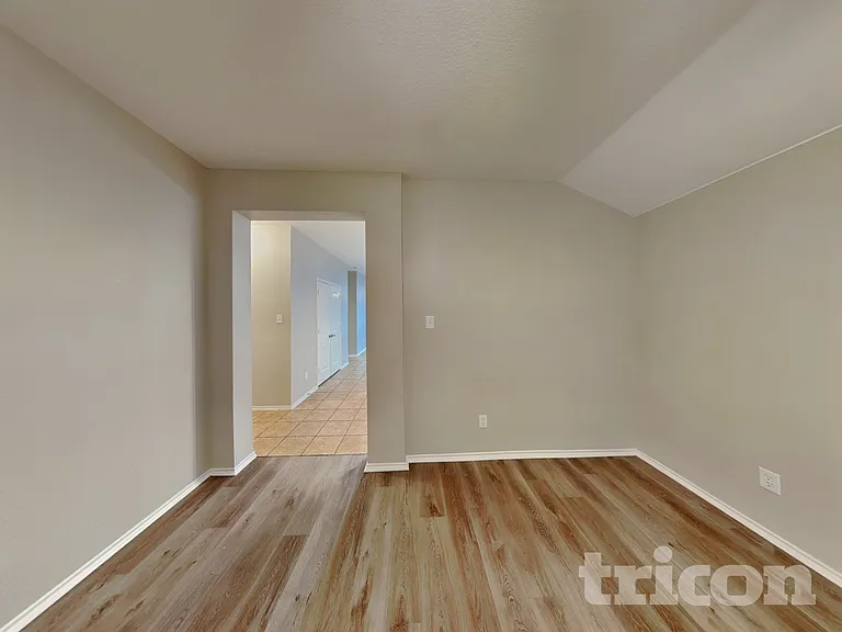 626 Chapman Dr — Photo 4