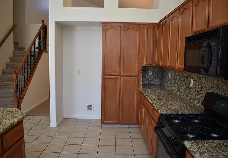 4670 Tolman Way — Photo 11