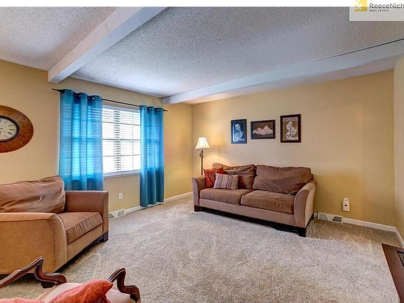 4th image of 203 SE Bordner Dr