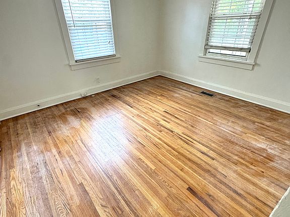 5th image of 926 Leaf Ave