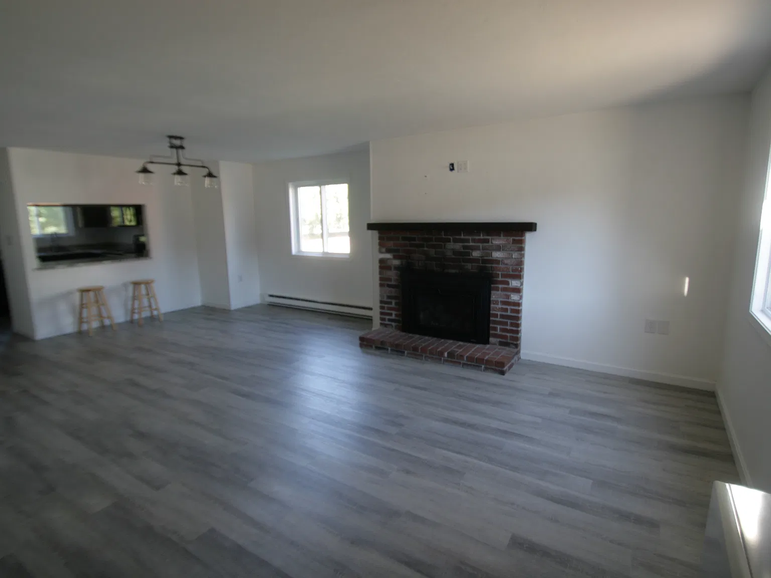 3 bed, 1264 sqft, $2,300 — Photo 3