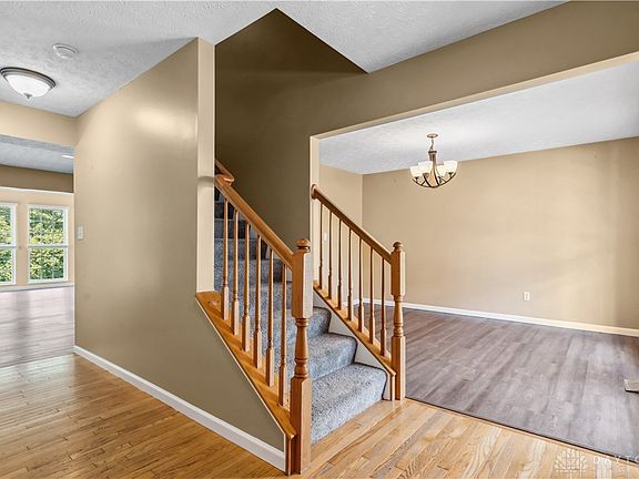 5th image of 110 Easton Manor Dr