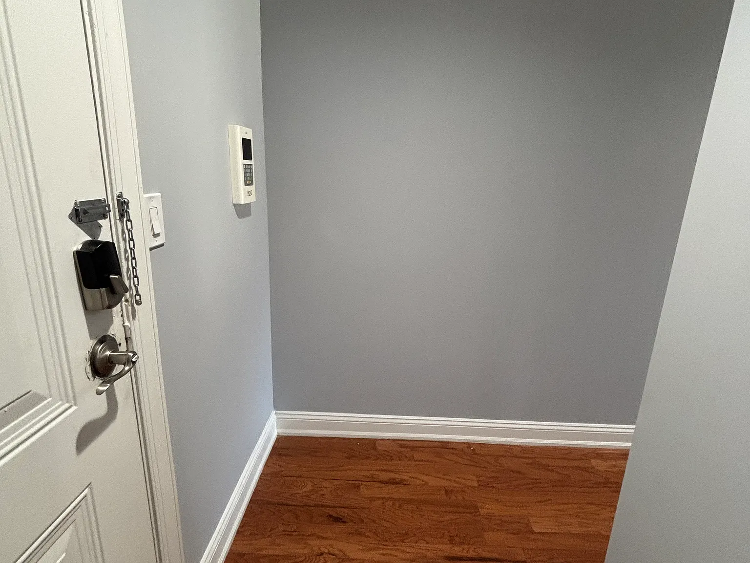 Studio, 450 sqft, $1,699 — Photo 3