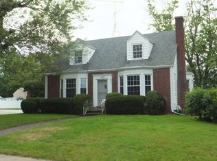 1121 Kingsley Ave, Saint Joseph, MI 49085