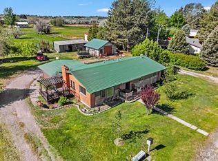 1617 9th Ave E, Gooding, ID 83330