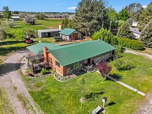 1617 9th Ave E, Gooding, ID 83330