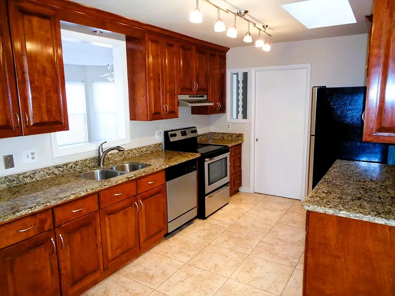 621 Westview Ave — Photo 11