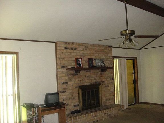 4th image of 1113 Mayberry St