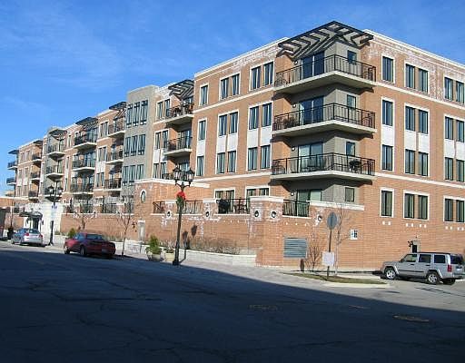 1st image of 135 S York St Unit 520