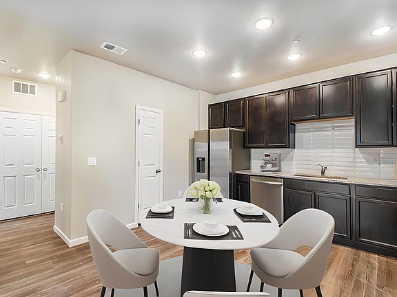 5th image of 9981 W Victoria Pl #203