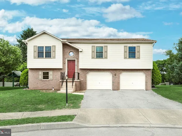 5 Campus Ct, Manchester, PA 17345