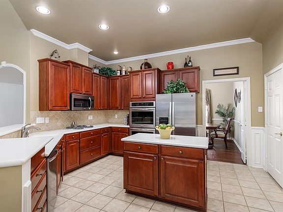 5th image of 679 Woodland Way