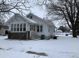 107 1st St N, Hazleton, IA 50641