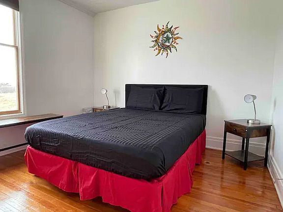 4th image of 6104 Buffalo Ave