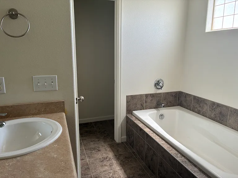 883 E Cholla Plz — Photo 10