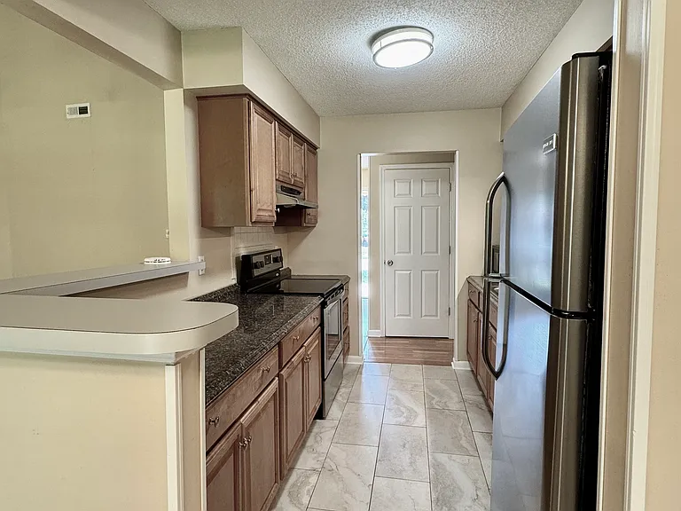 1424 Clear Brook Dr — Photo 8