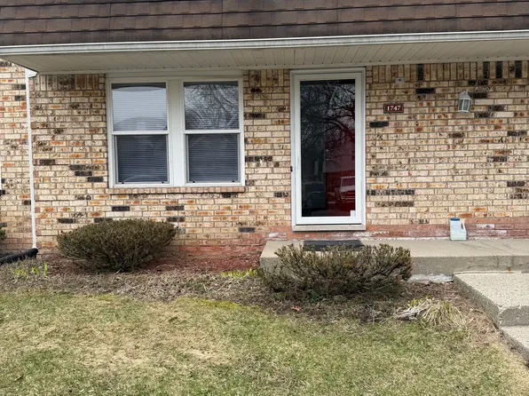 1747 Maisonette Dr, Lansing, MI 48911