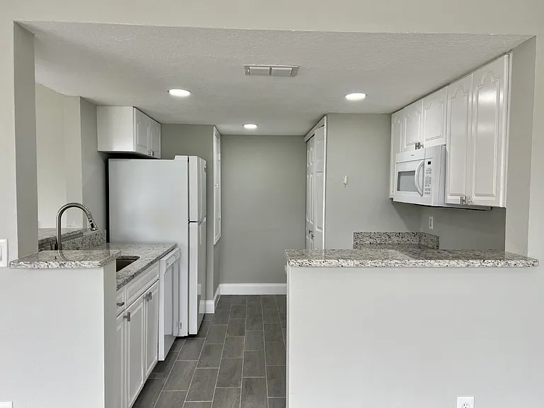 1334 Washington Palm Loop #A — Photo 2