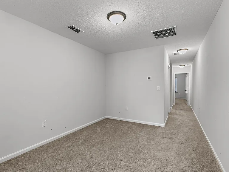 11210 Minnetta Ct — Photo 10