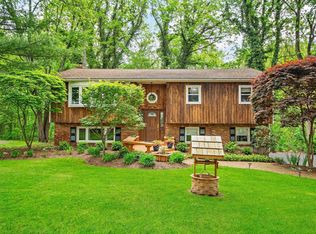 140 Schweizer Ln, Bardonia, NY 10954