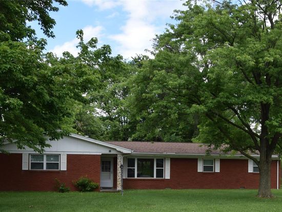 37 Saint George Dr, Belleville, IL 62221