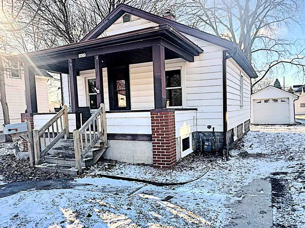 1633 Burdick St, Oshkosh, WI 54901