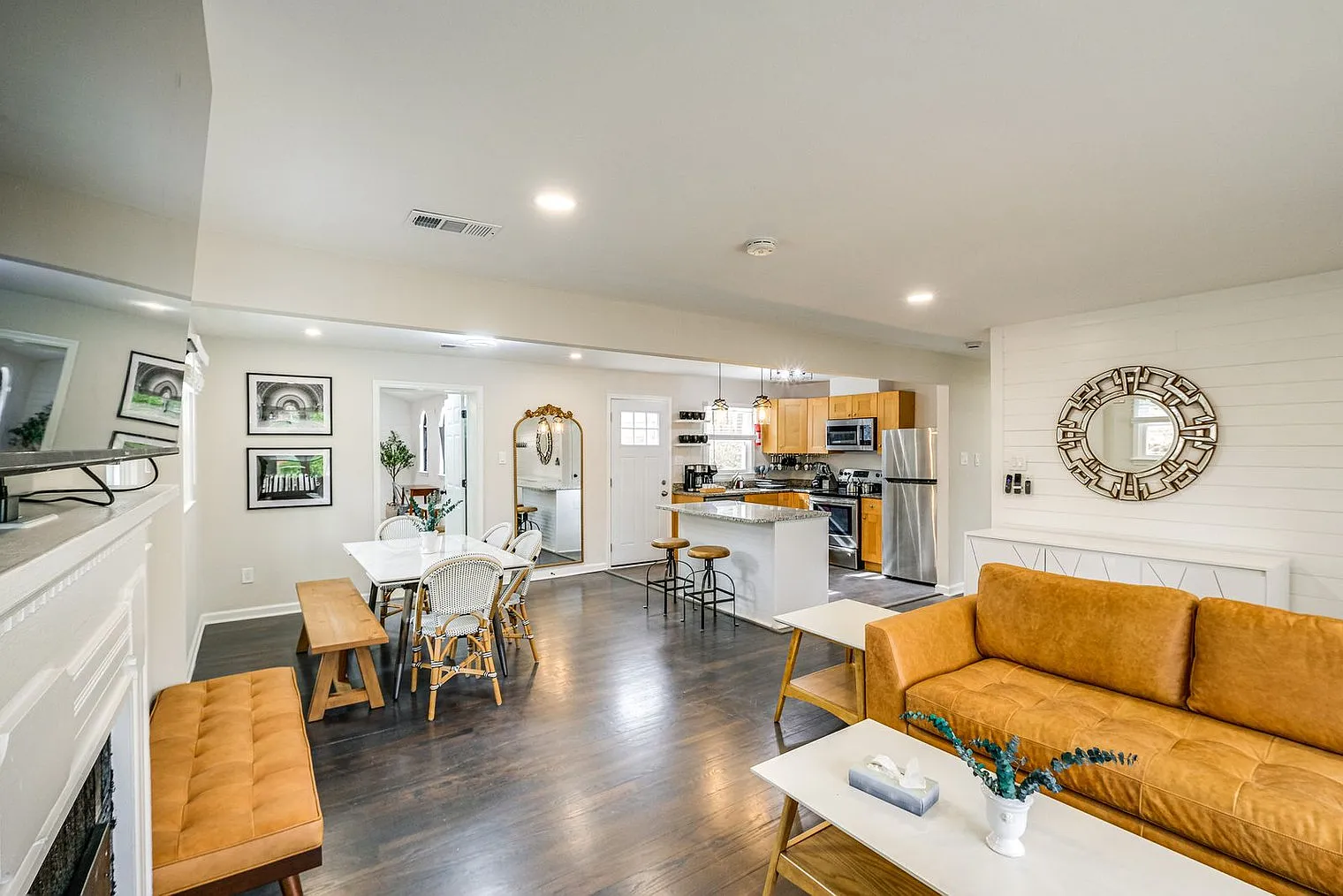 4 bed, 2.0 bath, 1593 sqft, $3,593 — Photo 2