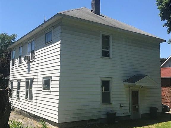 3rd image of 704 W Manlius St