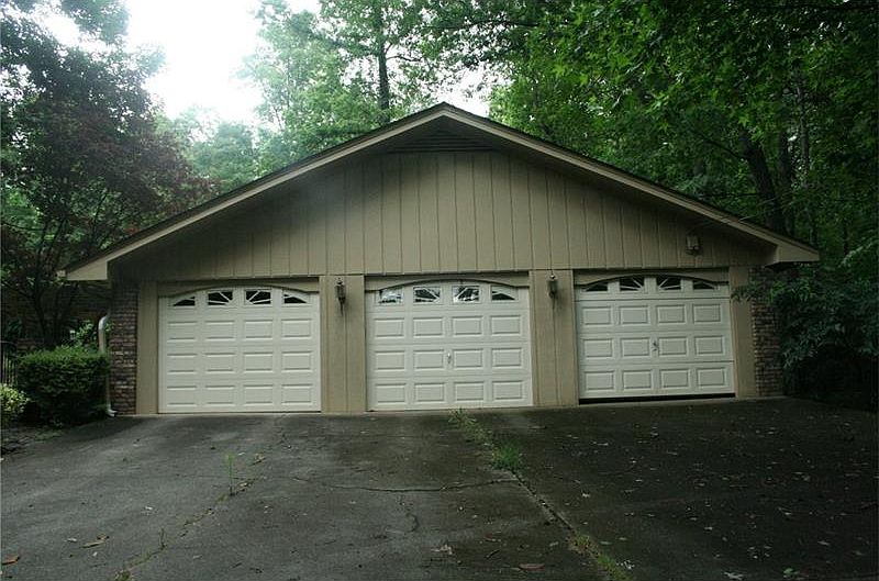 2nd image of 12710 Etris Rd