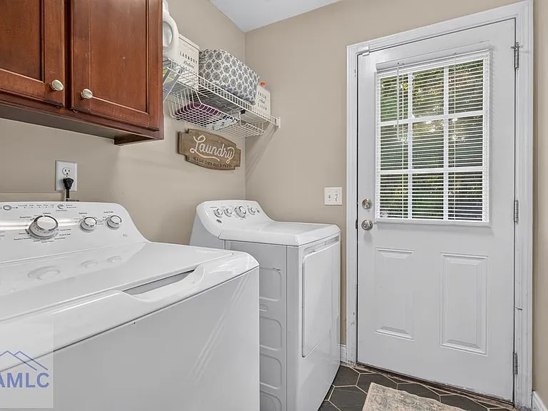 126 Thornton Dr NE — Photo 23