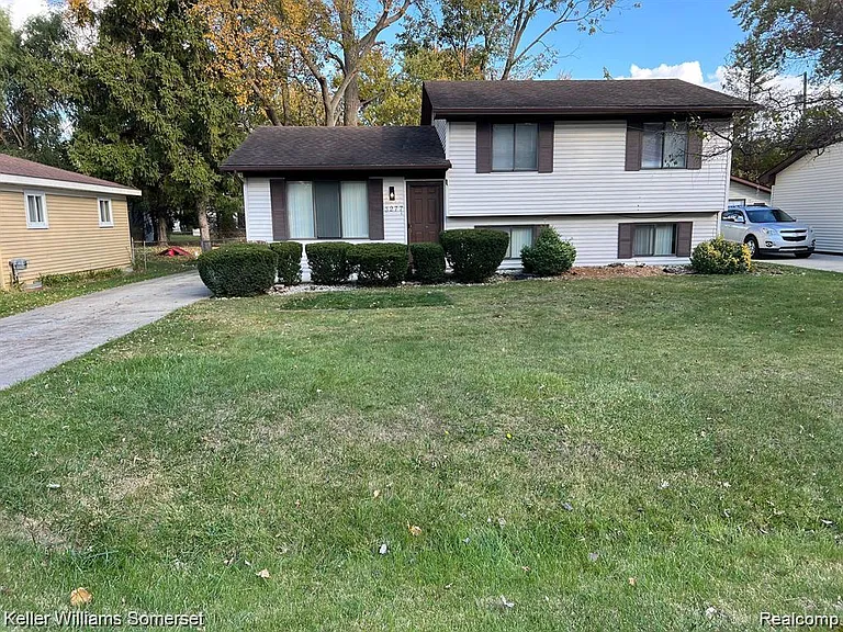 3277 Eastern Ave — Photo 1