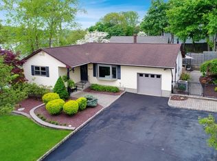 12 Johnson Ave, Hopatcong, NJ 07843