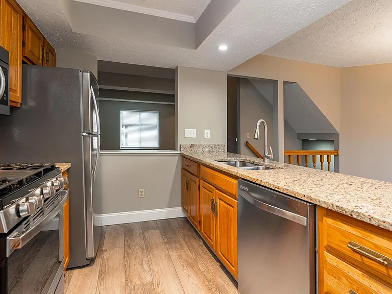 6266 Hyland Dr — Photo 17