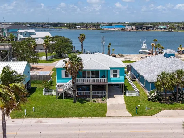 1811 Bay Shore Dr, Rockport, TX 78382