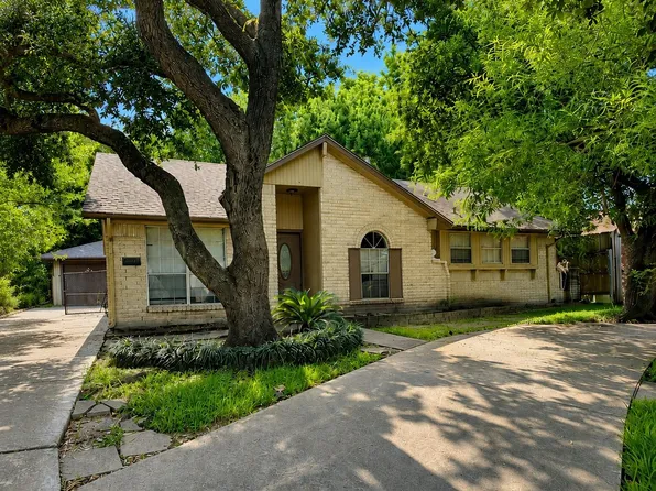 13126 Meadow Leaf Ln, Houston, TX 77039