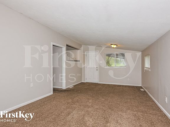 5th image of 2490 Flamingo Dr