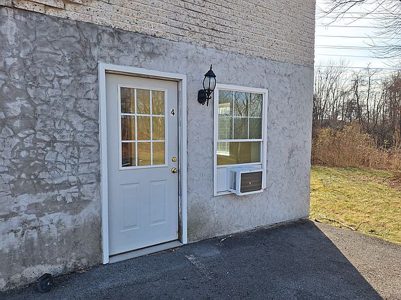 2nd image of 354 Buchanan Trl #4