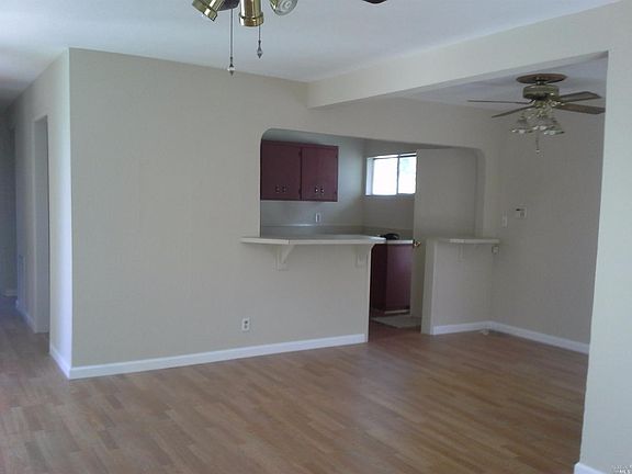 4th image of 9 Alamo Ct